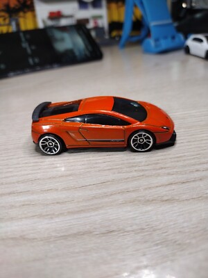 Lamborghini Gallardo LP 570-4 SuperLeggera Hot Wheels 2010 rarer orange. 1:64