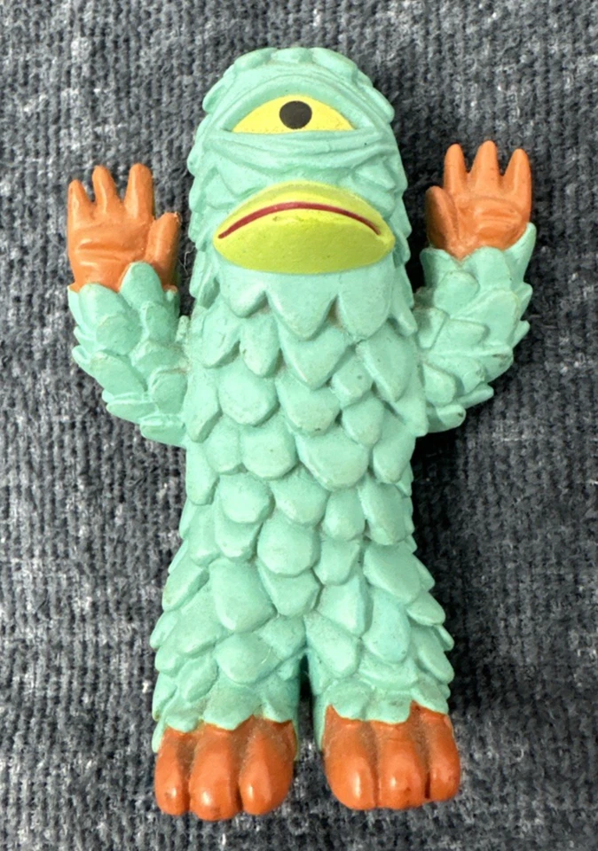 The NEO-KAIJU Project (2004) BIRDUZASU 2.75" Designer Vinyl Figure - RARE - Image 3 of 4