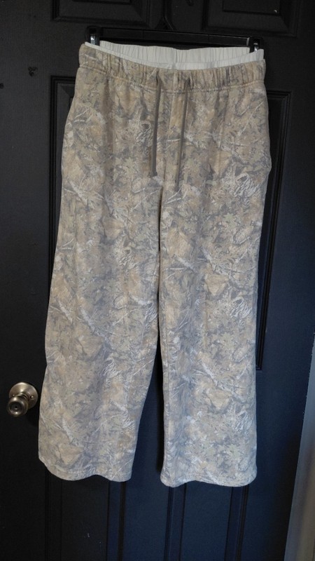 Social Scene Camo Pants Medium sweat pants Double waistband