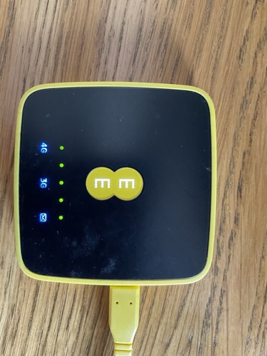 EE 4GEE Wifi Mini MBB EE40VB-2AE8GB3 Schwarz & Gelb Tragbares WLAN Hotspot Modem - Bild 3 von 3