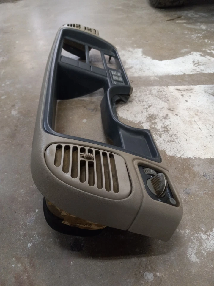 Silverado Tahoe Suburban Yukon 1995-1999 tablero racimo moldura bisel bronceado OEM ¡BONITO! Foto 2 de 4