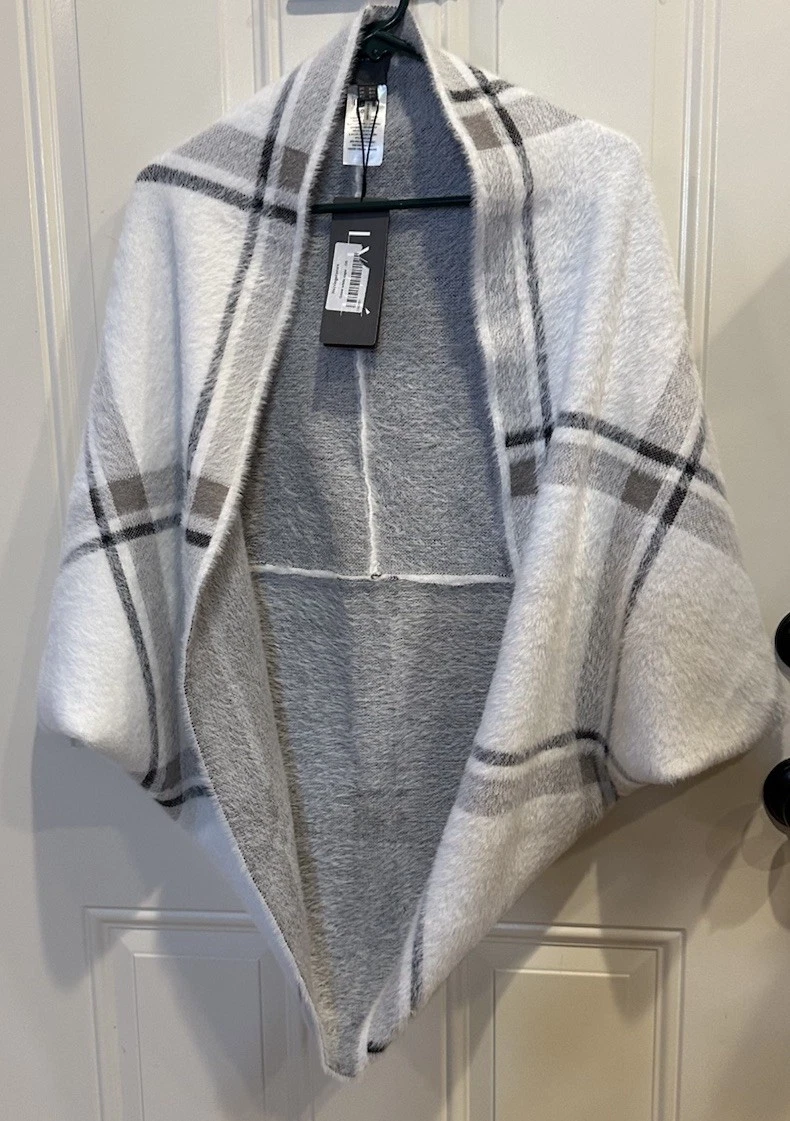 Lysse Poncho Snow White Cape Sweater Size One Size NWT 24-2346-M7