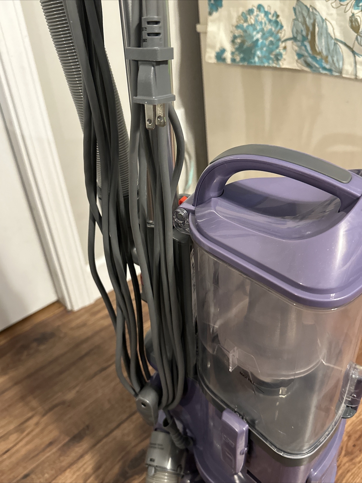 Shark NV352 Navigator Lift Away Upright Vacuum Used Condition W