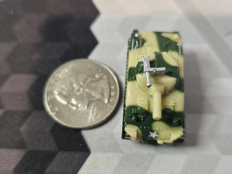 Micro Máquinas M4A3 Sherman Tank S1 Insiders con Mini Thunderbird Foto 4 de 4