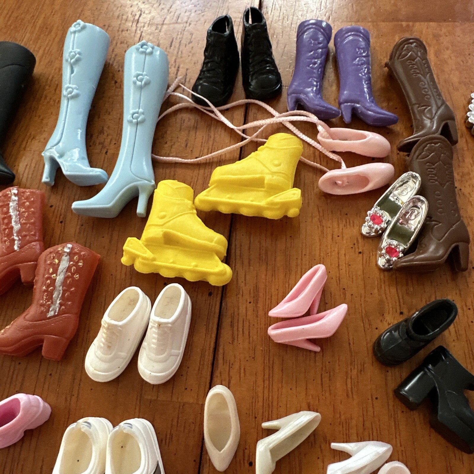 Vintage Barbie & Fashion Doll Accessory Lot Shoe Cap Crowns Hair