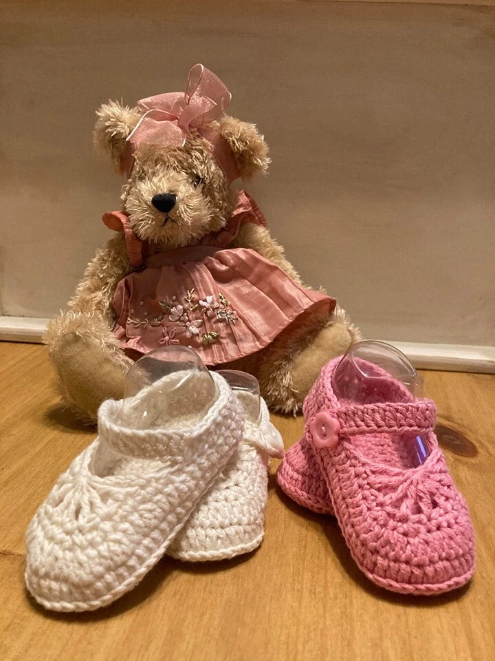 Handmade Crochet Knitted  Newborn Baby Girls Booties  Mary Jane Shoes 3 Sizes - Image 2 of 4