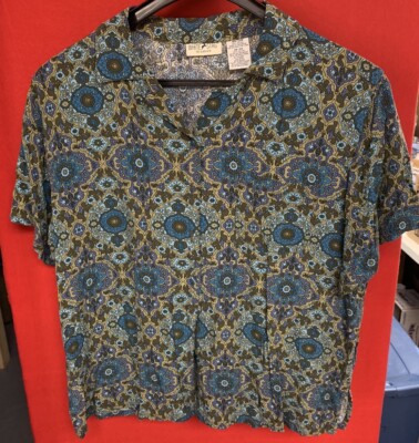 White Stag Woman Short- Sleeve Button-Up Top-18W/20W