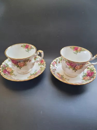 ROYAL ALBERT OLD COUNTRY ROSES CUPS & SAUCERS 1962 ENGLAND SET OF 2