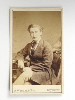 Junger Mann sitzend Portrait H Webster Sohn Albert Terrasse Bayswater um 1870 CDV