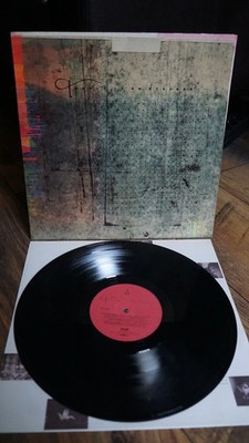 LP Vinyl - Lonely Is An Eyesore * Tonpress - 4AD, 1987