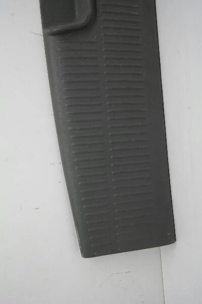 Chrysler Town Country 2005-07 puerta levadiza trasera umbral placa de desgaste moldura OEM Foto 4 de 4