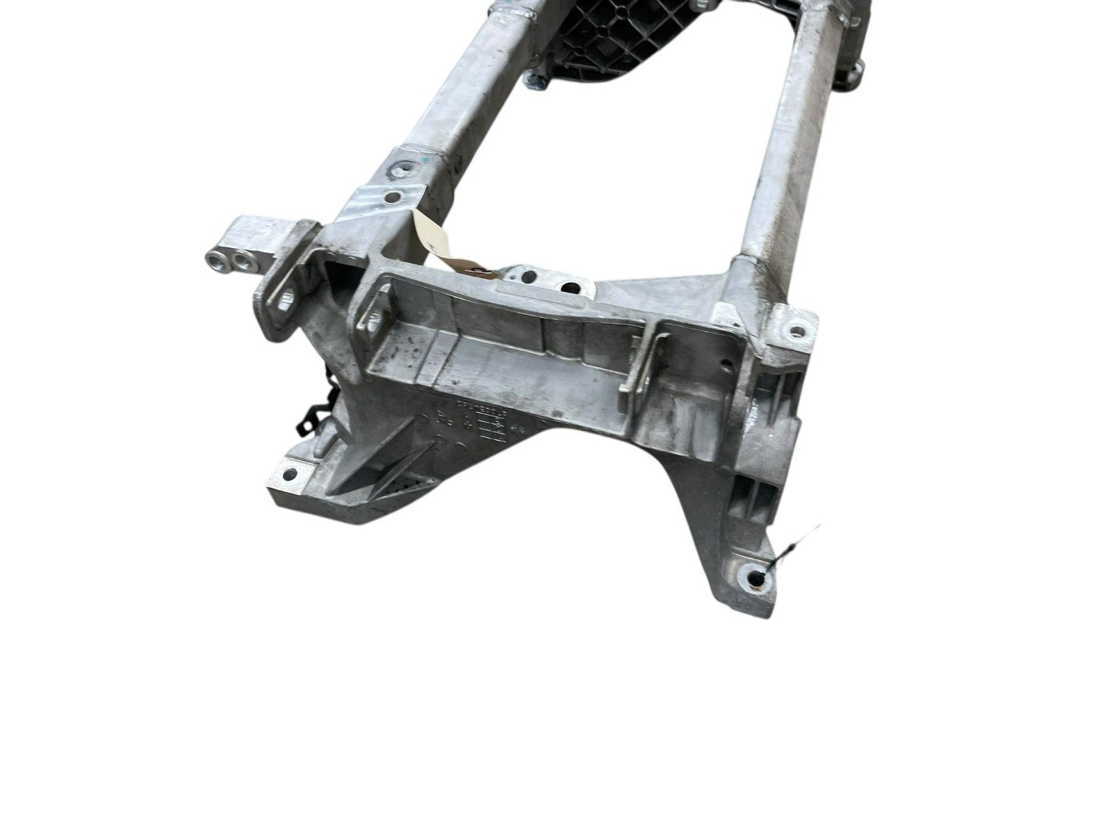 2017-2020 MASERATI LEVANTE FRONT ENGINE CRADLE CROSSMEMBER SUPPORT 670034763