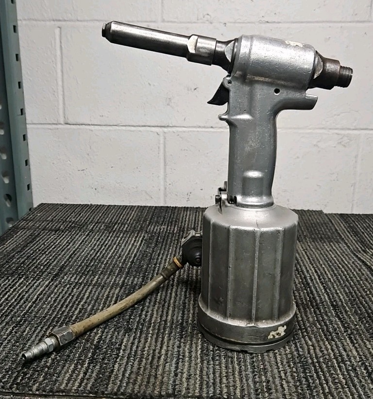 Huck 2025 Pneudraulic Riveter 0.675 Inch Stroke. (1 PK) for sale