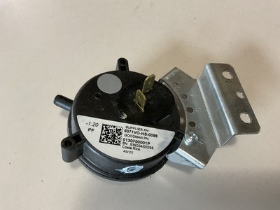 GOODMAN JANITROL AMANA 0130F00001P 1.20WC PRESSURE SWITCH 9371VO-HS-0096