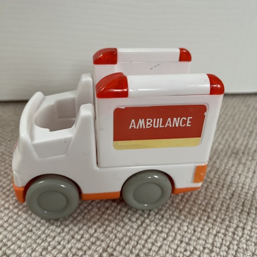 ELC Happyland Doctors Surgery Working Sounds - 2 Figures - Ambulance - Picture 7 of 10