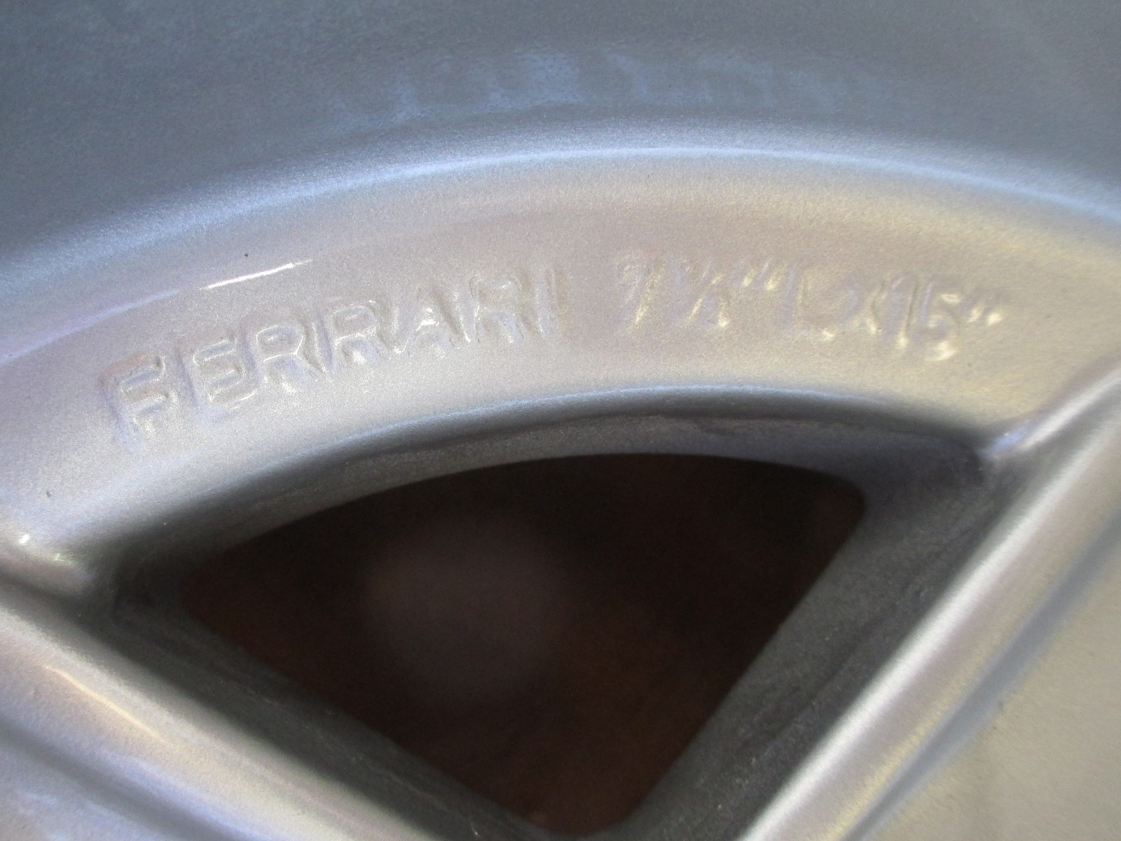 Ferrari 365 GTS 512 BB Front Daytona Wheel / Rim 109186/A