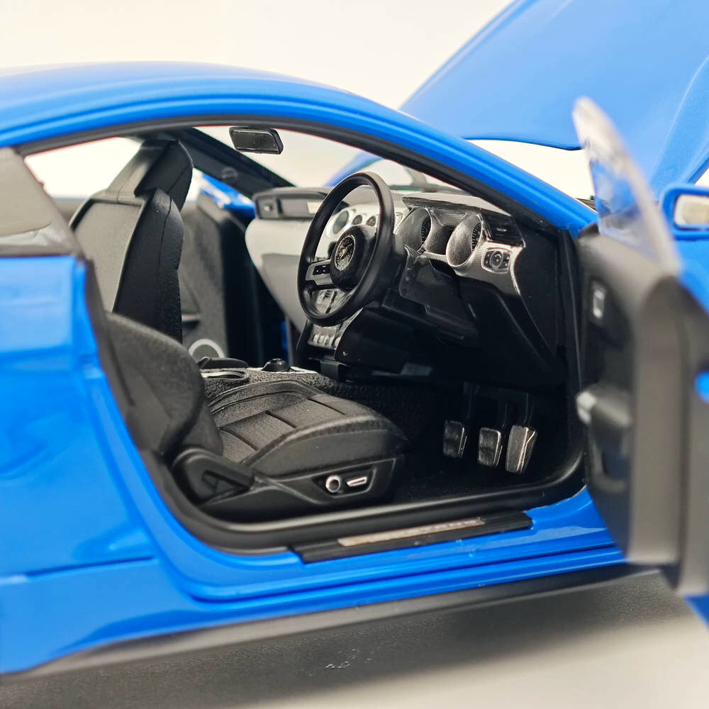 ダイキャスト　1/18 Ford マスタングGT DM 1/18 Scale Model Replicas Ford Mustang GT 2019 Blue RHD Diecast