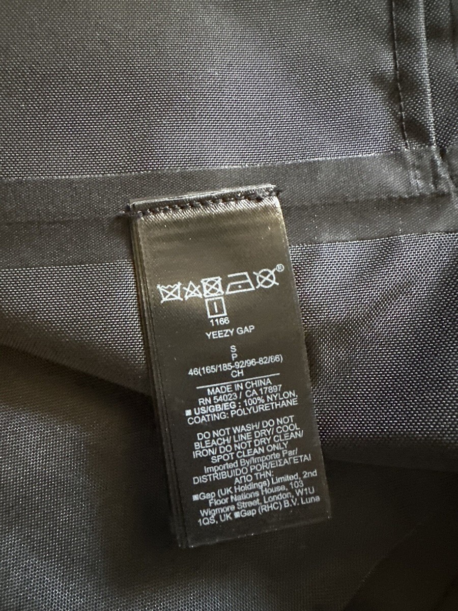 Size Small - Yeezy Gap Engineered by Balenciaga Magnet Size Small - Yeezy Gap Engineered by Balenciaga Magnet