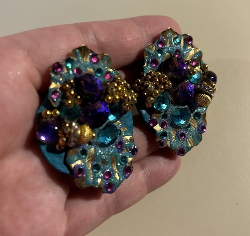 Vintage 1980s Mardi Gras Rhinestone Statement Clip Earrings Runway - Picture 11 of 15