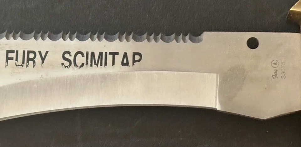 Коллекционный нож Fury Scimitar с кожаными ножнами цвета аллигатора - Изображение 2 из 4