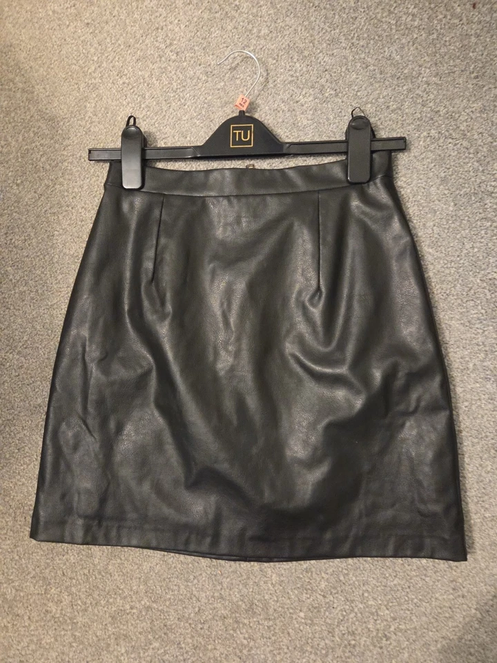 River Island Size 8 Black Faux Leather Straight Skirt Length 17 - Image 3 of 3