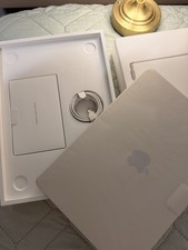 Apple MacBook Air 13-inch M4 16GB RAM 256GB SSD Starlight 2025