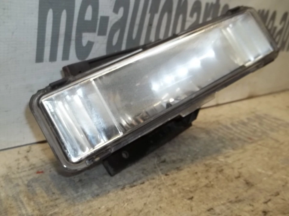 1996-2002 Cadillac Eldorado Right Passenger Front Fog Light Lamp w/ Bracket OEM - Image 3 of 4