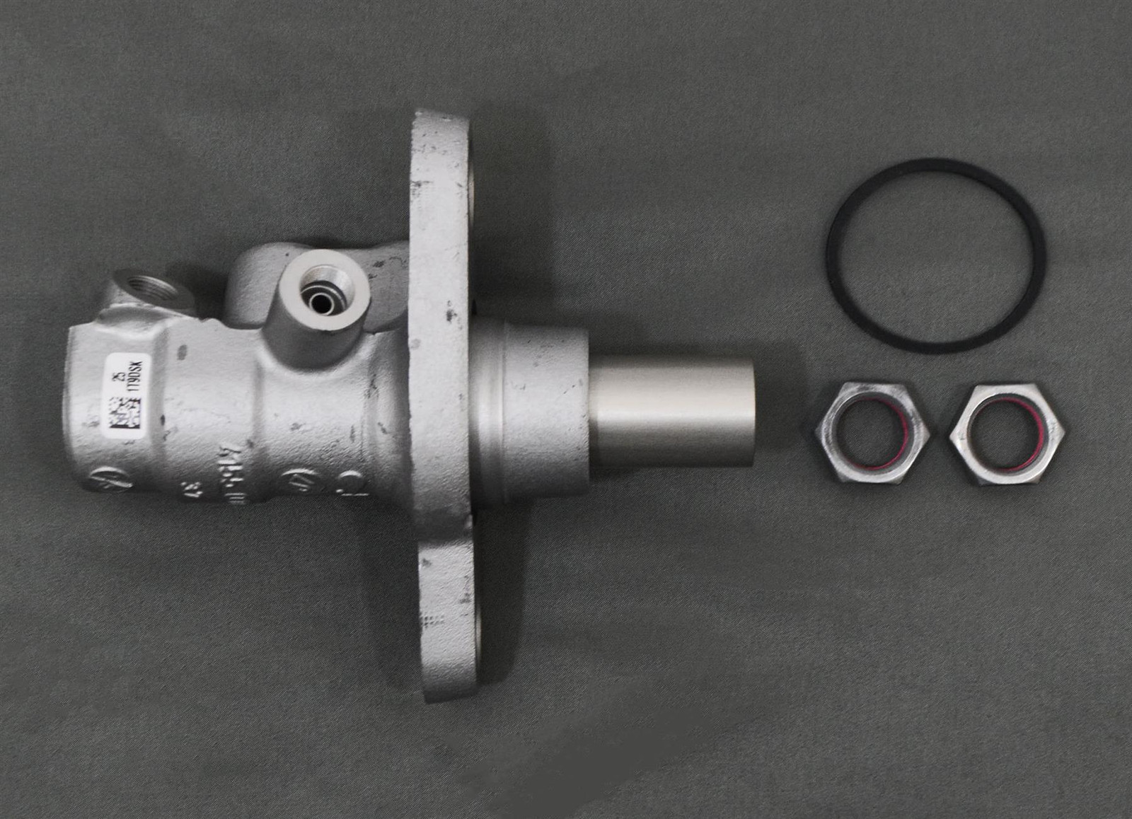GENUINE Vauxhall Astra J and Cascada Brake Master Cylinder 84102410 NEW