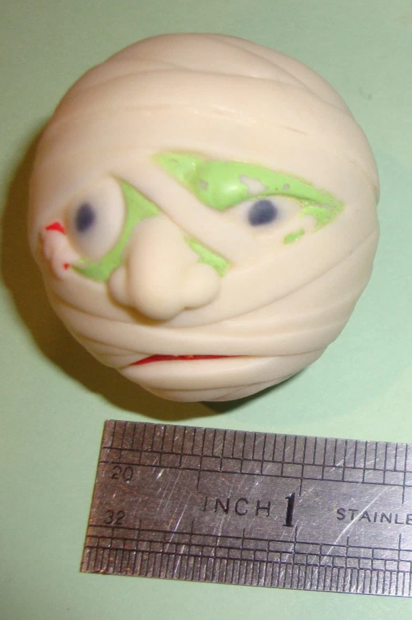 Raro 80s Russ Berrie & Co 1" Momia Madball KO Squeeze Spit Splat Ball Monster Foto 2 de 4