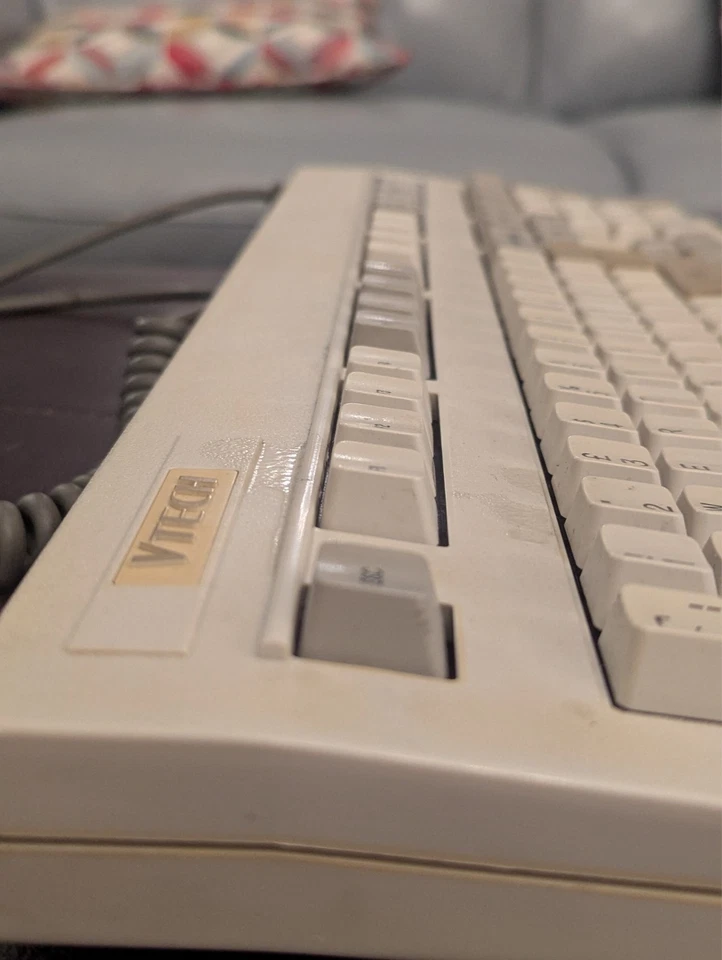 Vtech Vintage Mechanical Keyboard, IBM compatible, PS/2, Clicky SMK MX mount - Image 4 of 4