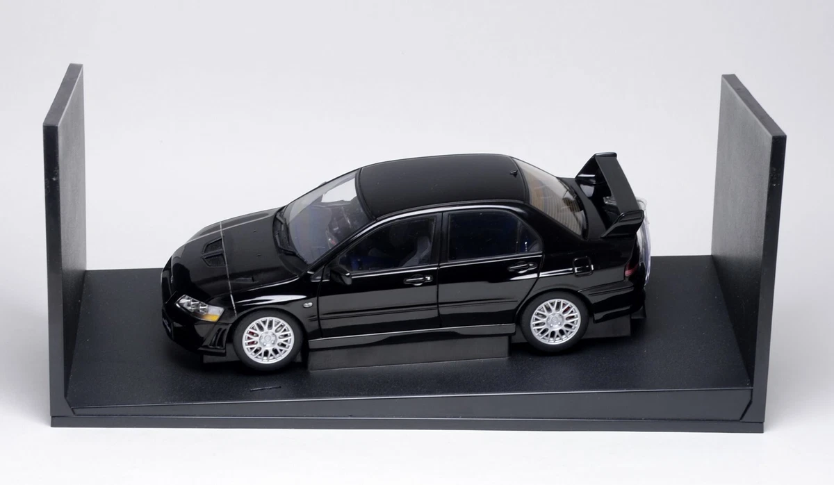 Preços baixos em AUTOart Mitsubishi 1:18 Escala Carros, caminhões