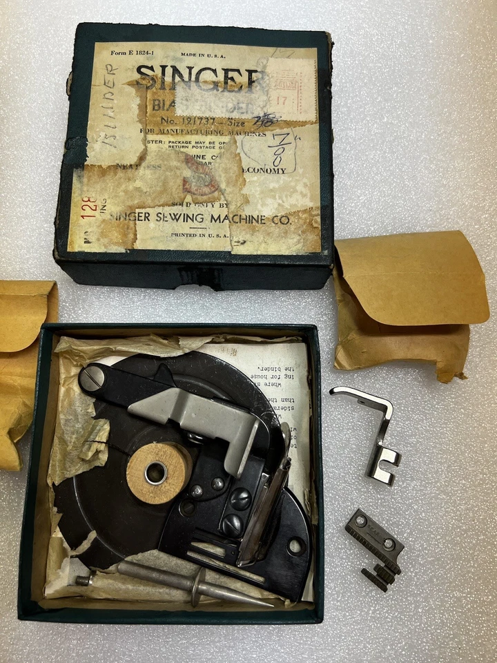 Rare Vintage Singer Simanco Attachments Bias Binder 121737 Bundle - Image 3 of 4