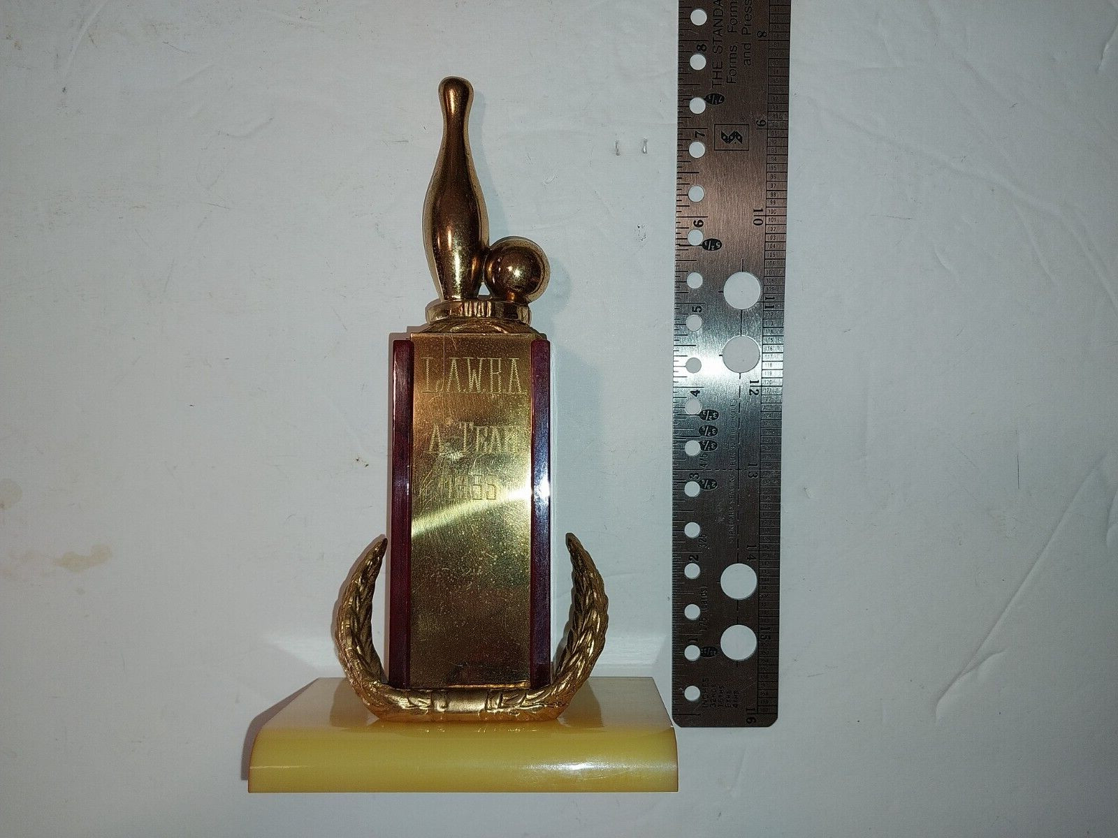 Vintage Catalin Bakelite Trophy 6 bowling pin & ball Stunning Motivation