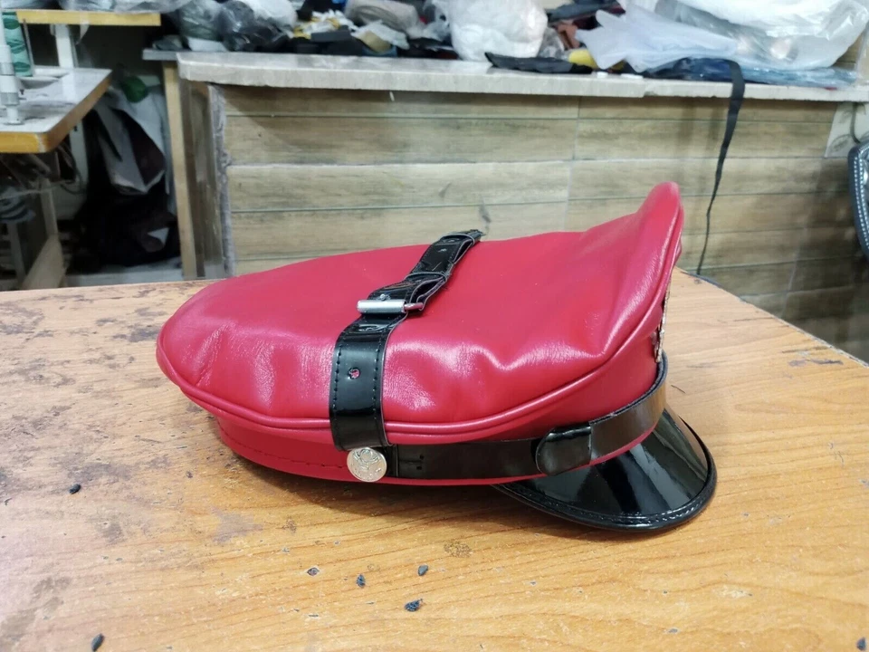 Gorra de cuero genuino real roja del ejército Muir motociclista pico policía gay Bluf Foto 3 de 4