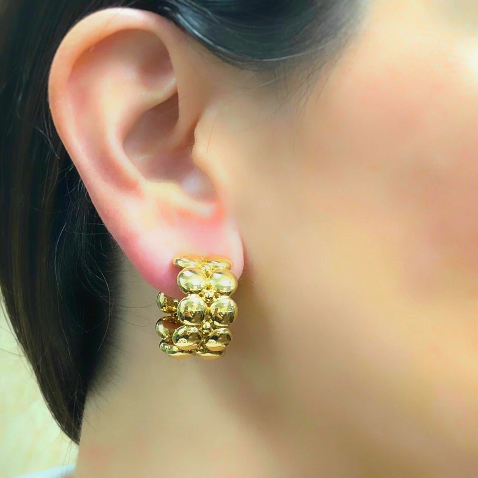 Pendientes Huggie Cartier Colección Luna de Miel Oro Amarillo 18k $10,000 Minorista Foto 3 de 4