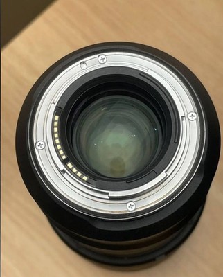 Canon RF 135mm F/1.8 L Is USM Lens with Hood, Front Cap, Great Condition