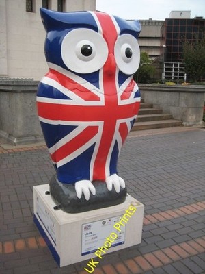 Photo 6x4 A Big Hoot Owl, Jack Lee Bank One of 89 owls on display in Birm c2015