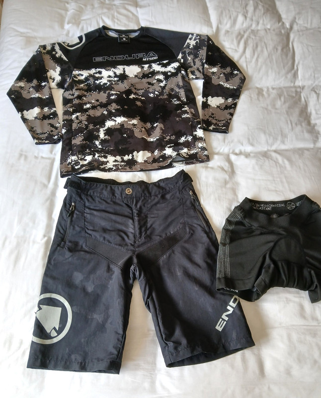 Endura MT500 Junior Kids MTB Jersey & Shorts - Age 11-12 - 26" Waist