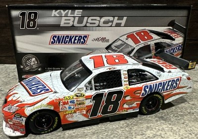 2008 Kyle Busch Snickers Toyota Camry COT 1/24 Action NASCAR