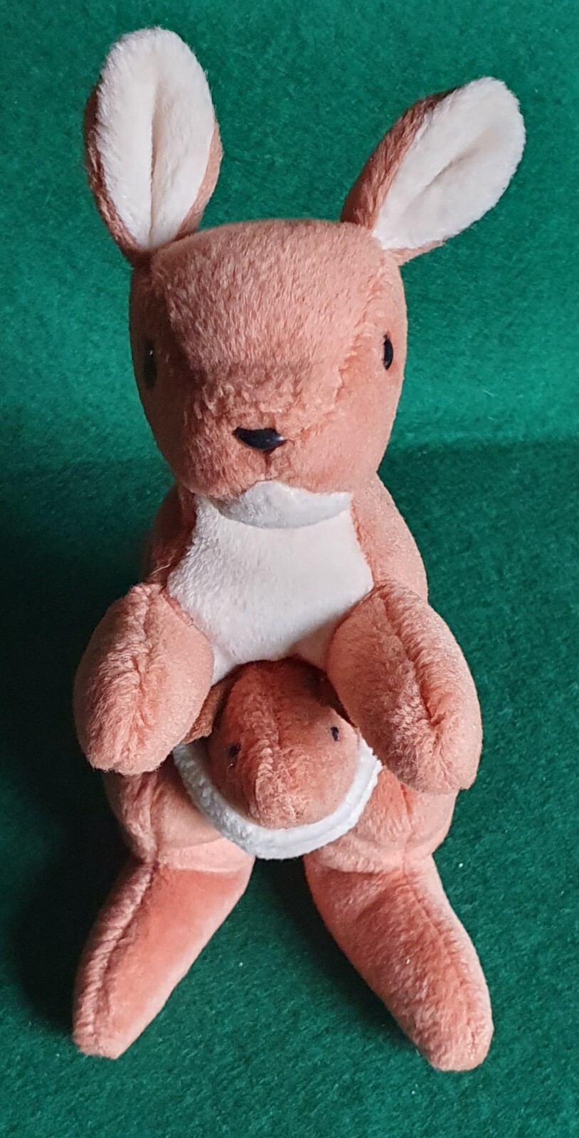 PRE-OWNED BUT VGC - TY BEANIE BABIES - POUCH - KANGAROO WITH BABY JOEY - NO TAGS