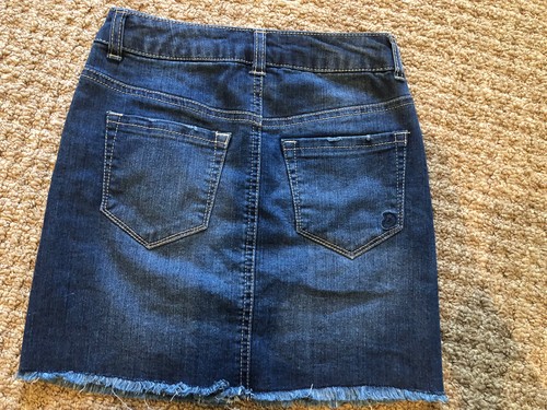 INDIGO REIN FROM TILLYS GIRLS MED BLUE SHORT DENIM BUTTON FRONT SKIRT SZ 8 EUC - Picture 4 of 5