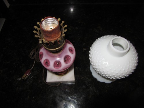 VTG FENTON CRANBERRY THUMBPRINT LAMP W/WHITE HOBNAIL SHADE, 12" -WORKING - Picture 4 of 5