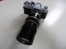 Vintage Camera Mamiya / Sekor 500 TL with nice hard case and extras.