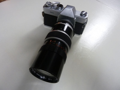 Vintage Camera Mamiya / Sekor 500 TL  with nice hard case and extras.