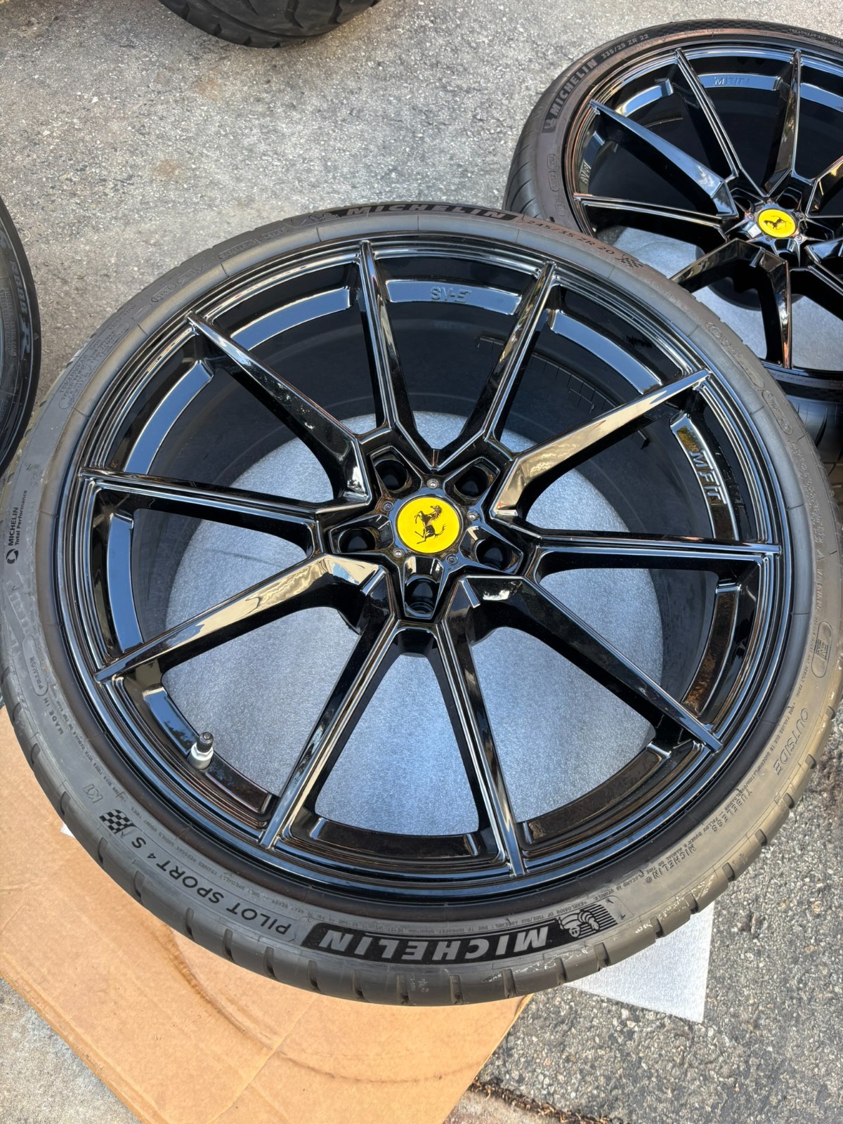 Savini SVF-4 Wheels 22" / Michelin Pilot Sport 4S - Ferrari 458