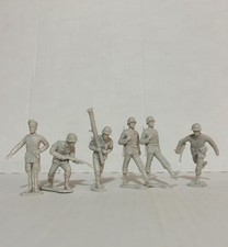 A VINTAGE MARX VINTAGE 1963 GERMAN ARMY MEN WWII Goosestepping Officer FIGURES