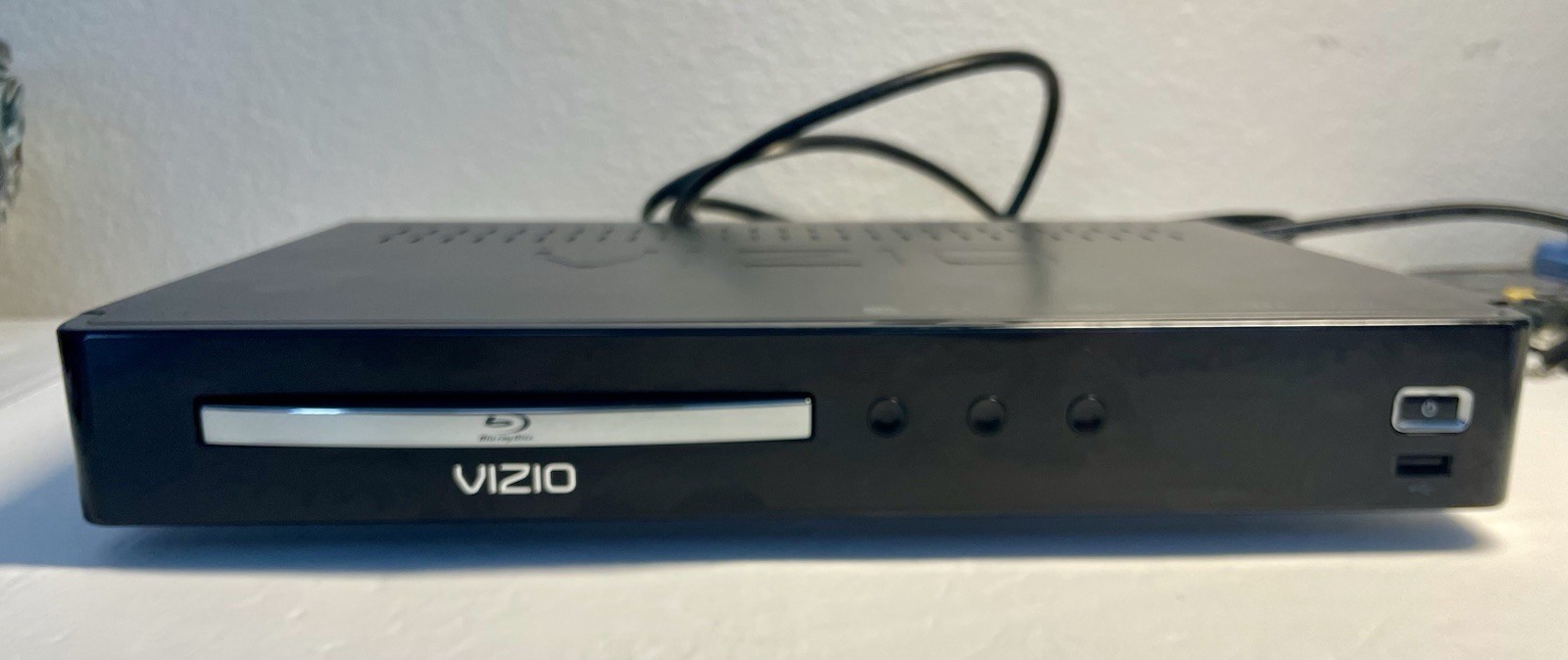 Vizio VBR 121 Blu-Ray DVD Player Streaming, No Remote- Teste