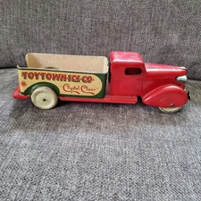 1930’s Wyandotte ( Toy-Town-Ice-Co) Red Truck Antique Toy 
