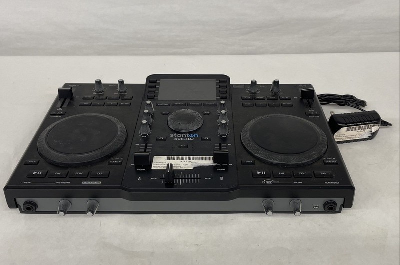 Stanton SCS.4DJ DJ System - Powers On