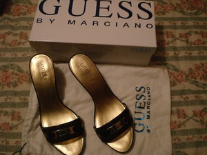 SCARPE SHOES WOMAN DONNA CIABATTE NERO E ORO GUESS BY MARCIANO N 39 SCARPE SHOES WOMAN DONNA CIABATTE NERO E ORO GUESS BY MARCIANO N 39